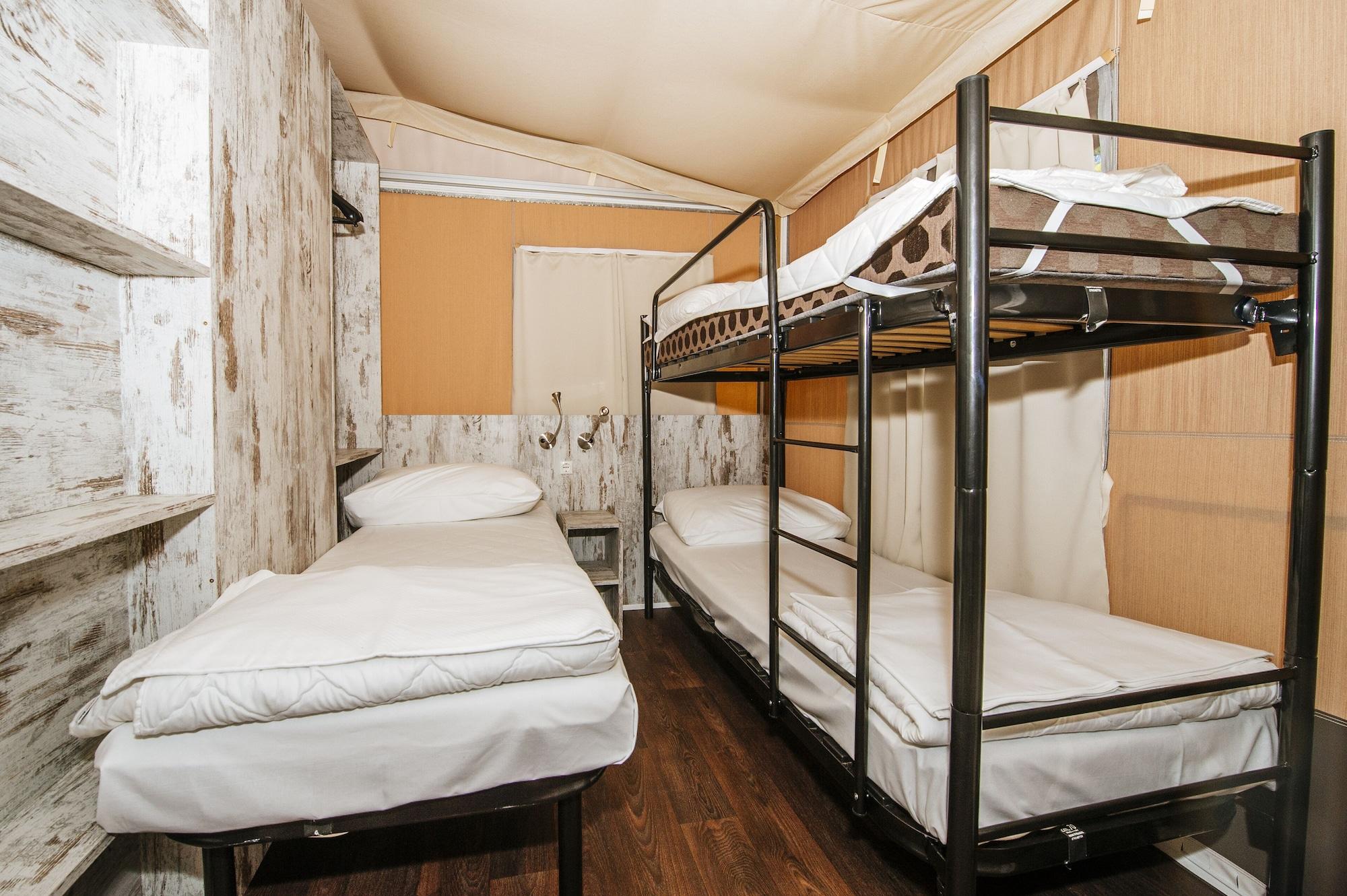 Zaton Holiday Resort Mobile Homes Нин Екстериор снимка