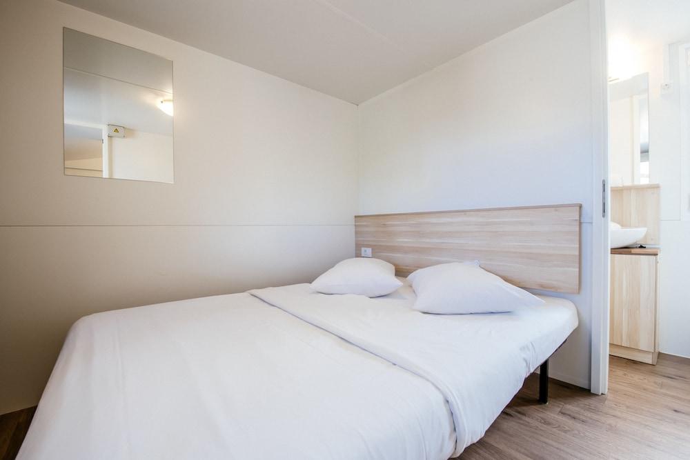 Zaton Holiday Resort Mobile Homes Нин Екстериор снимка